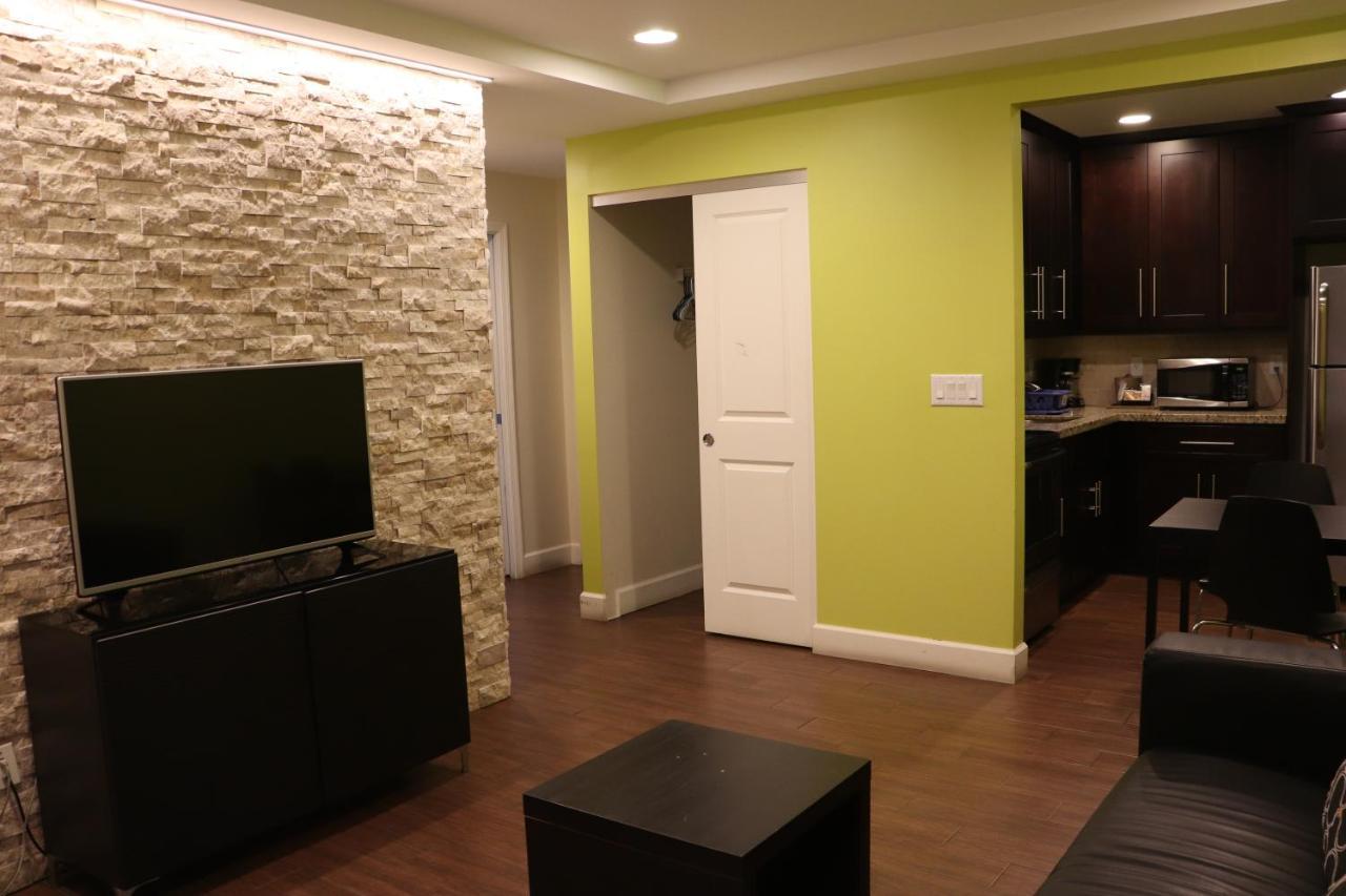Curtis Inn & Suites Hollywood Eksteriør billede