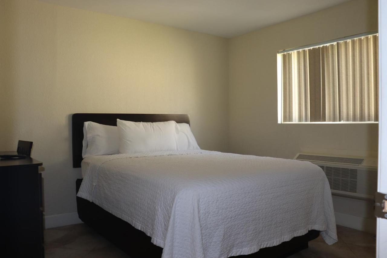 Curtis Inn & Suites Hollywood Eksteriør billede