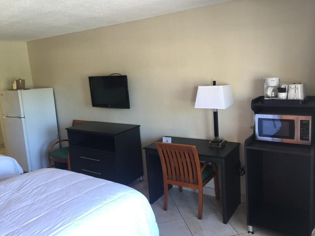 Curtis Inn & Suites Hollywood Eksteriør billede