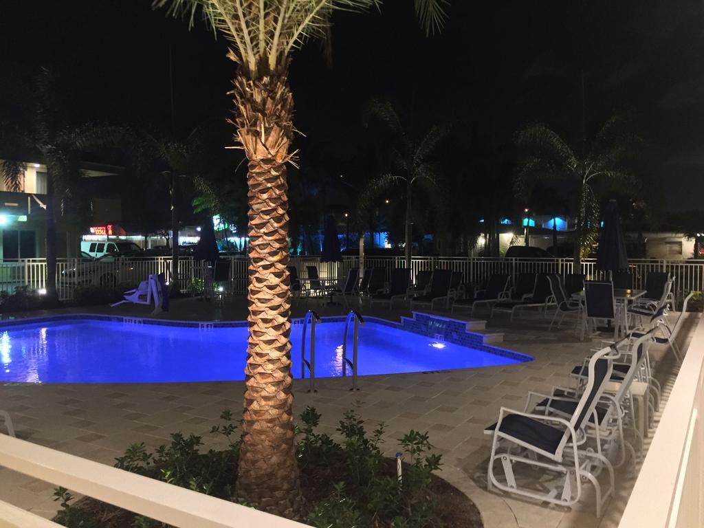 Curtis Inn & Suites Hollywood Eksteriør billede