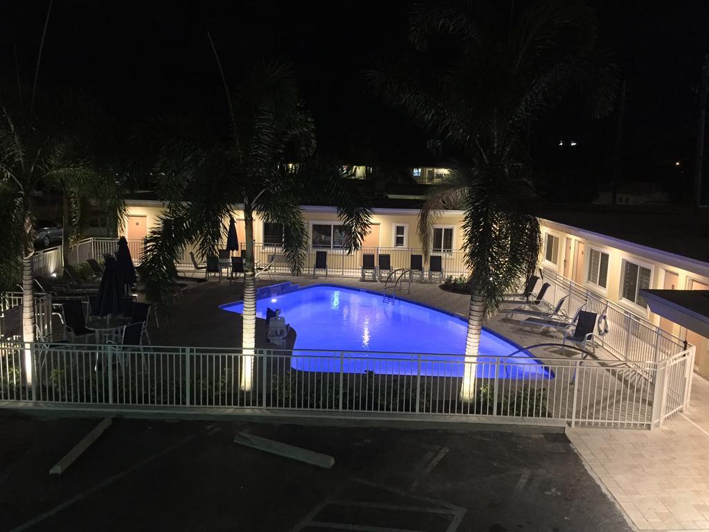 Curtis Inn & Suites Hollywood Eksteriør billede